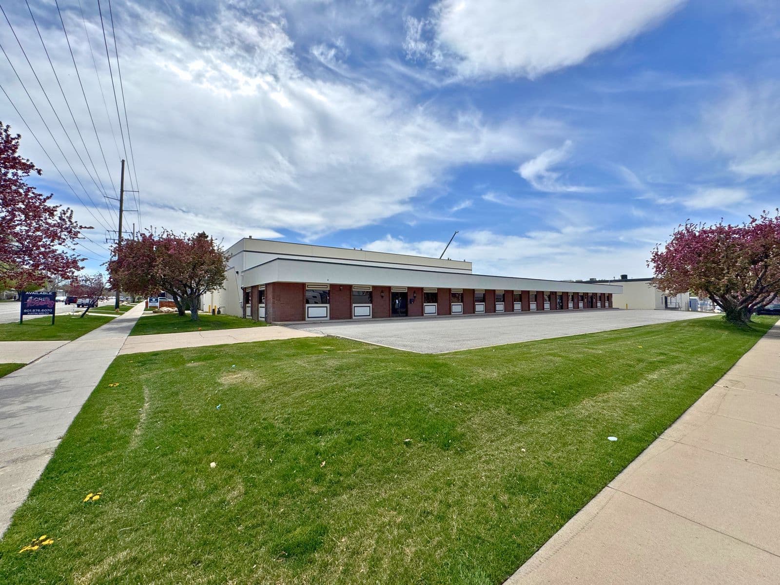 Building and lawn at 405 West 500 North in Salt Lake City